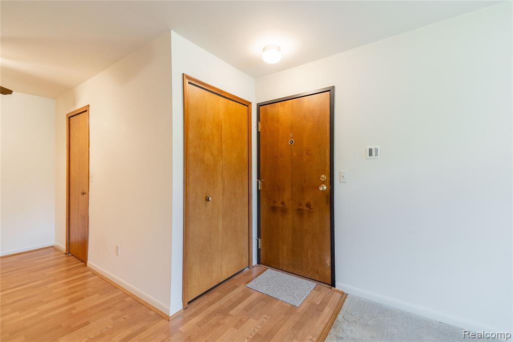 10241 Nancys Boulevard, 56, Grosse Ile, MI 48138 — Photo 7