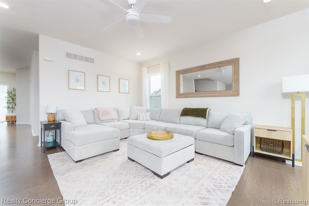 8030 CARSTON Lane, Brighton, MI 48116 — Photo 9