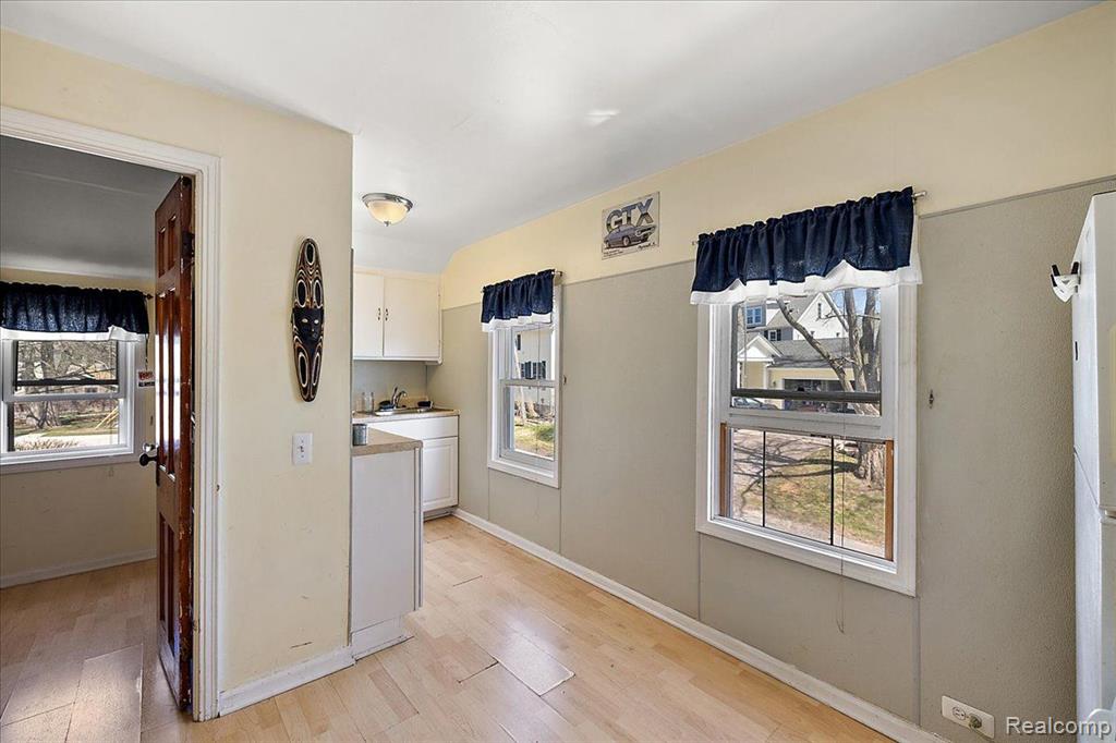 16 S NORTH SHORE Drive, Lake Orion, MI 48362 — Photo 73