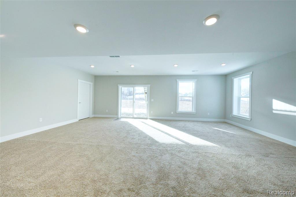 676 ROUND ROCK DR, Howell, MI 48843 — Photo 33