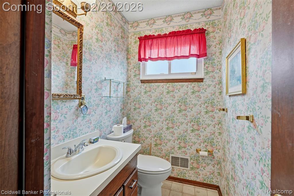40162 Spitz Drive, Sterling Heights, MI 48313 — Photo 17