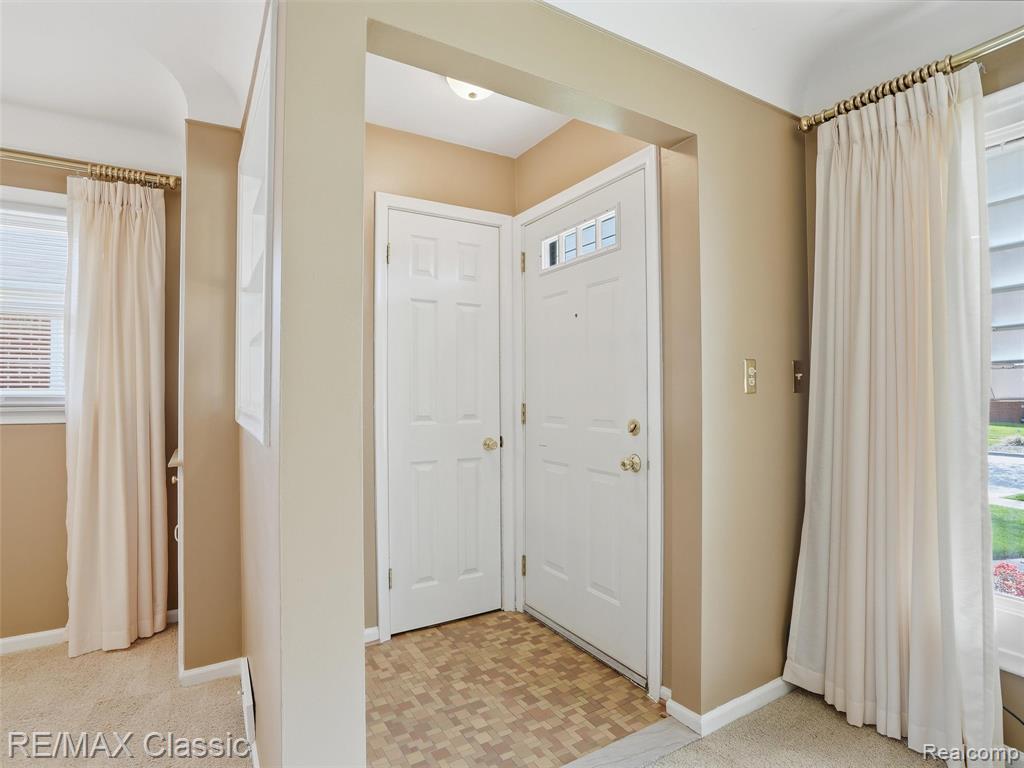 9116 Tecumseh Avenue, Redford, MI 48239 — Photo 4