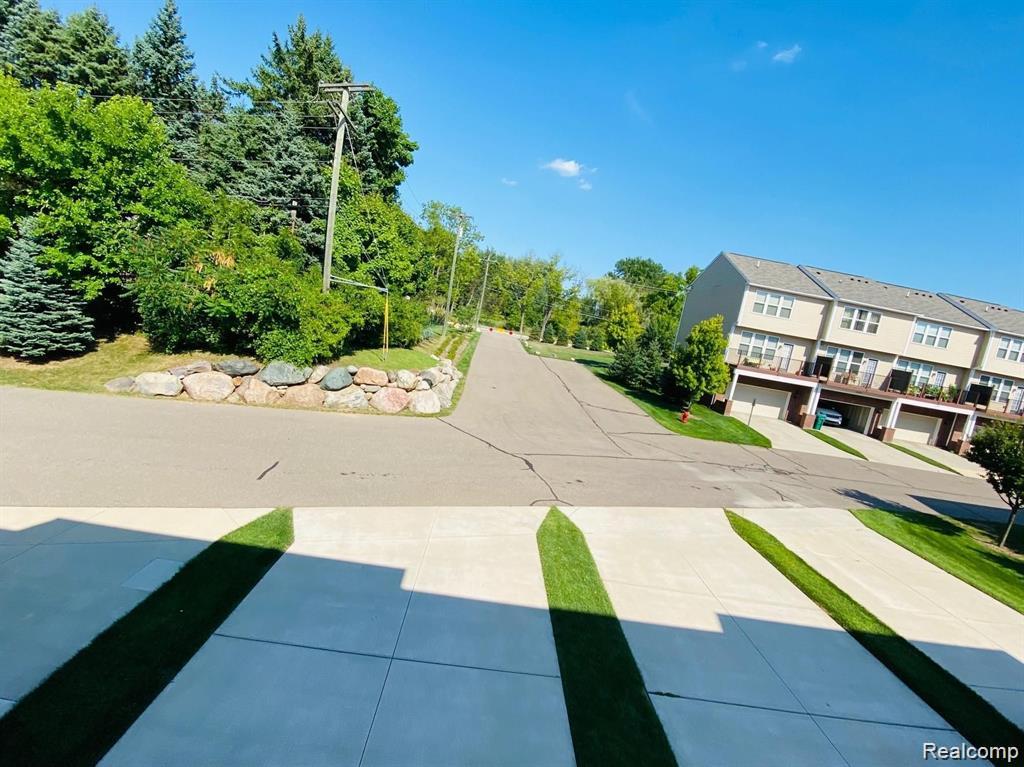 44563 Gwinnett Loop, Novi, MI — Photo 23