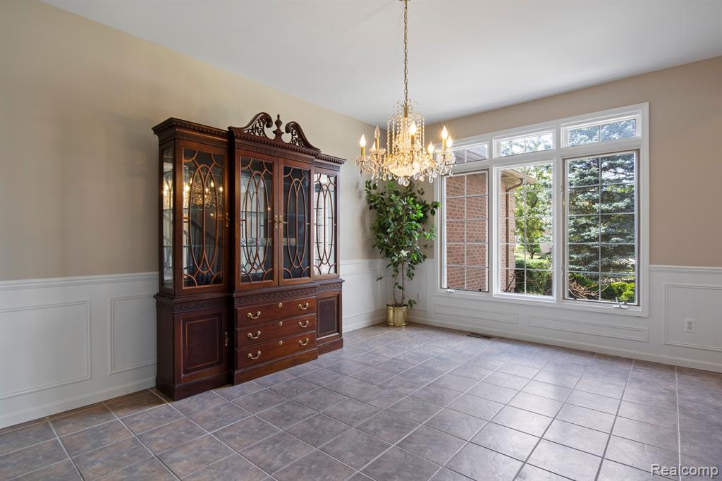 8950 WOODLORE SOUTH Drive, Plymouth, MI 48170 — Photo 23