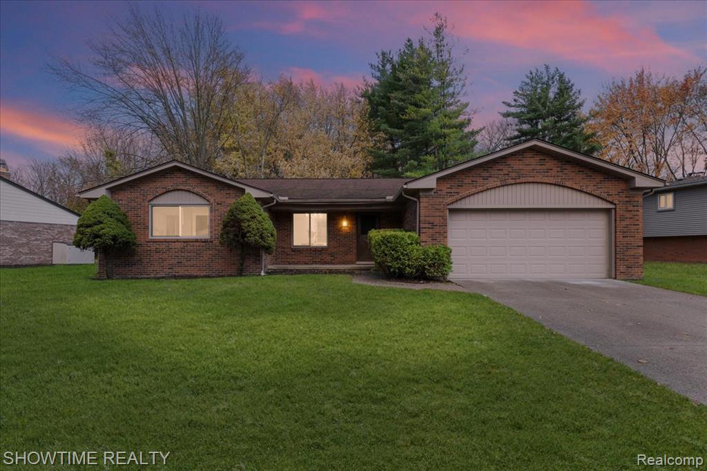 902 Longfellow Drive, Troy, MI 48085 — front exterior