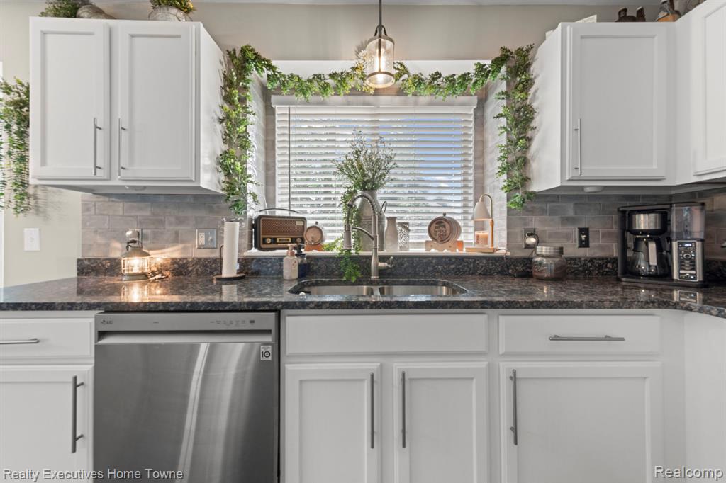30786 Bramble Court, Chesterfield, MI — Photo 11