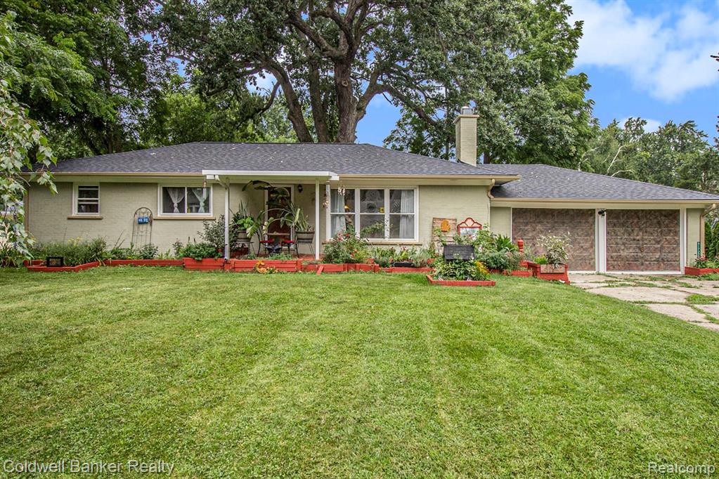 61722 FAIRLAND Drive, South Lyon, MI 48178 — front exterior