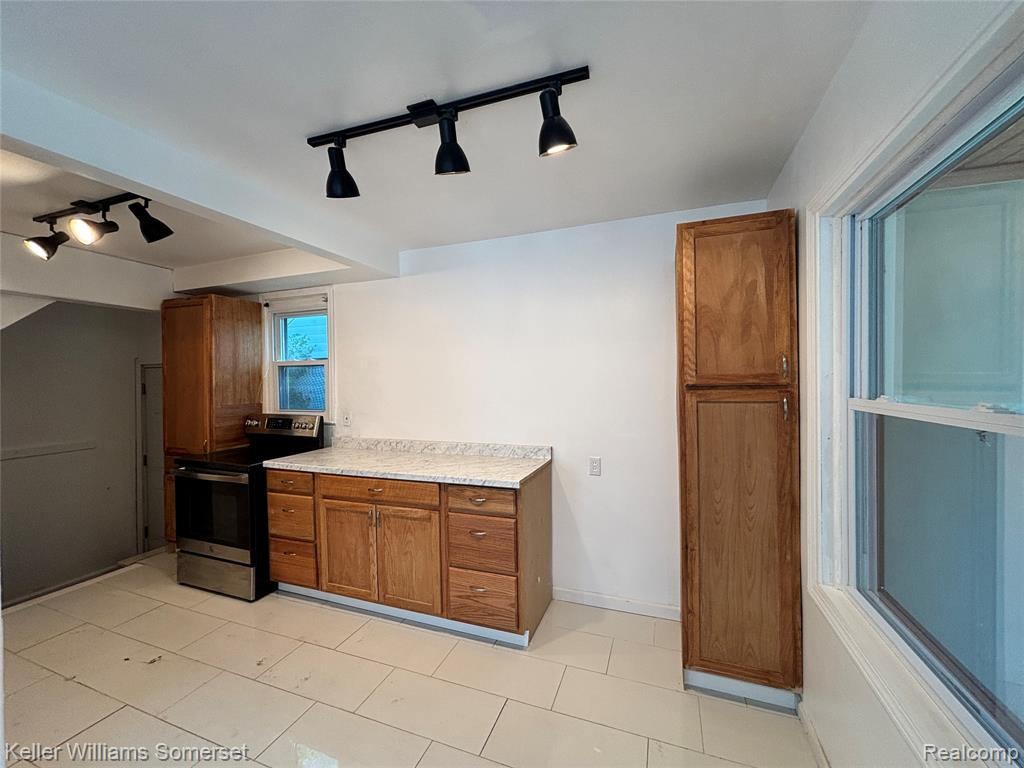 18350 Codding Street, Detroit, MI 48219 — Photo 5