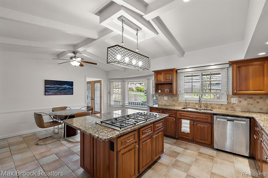 4384 SUNNINGDALE Drive, Bloomfield Hills, MI 48302 — Photo 17