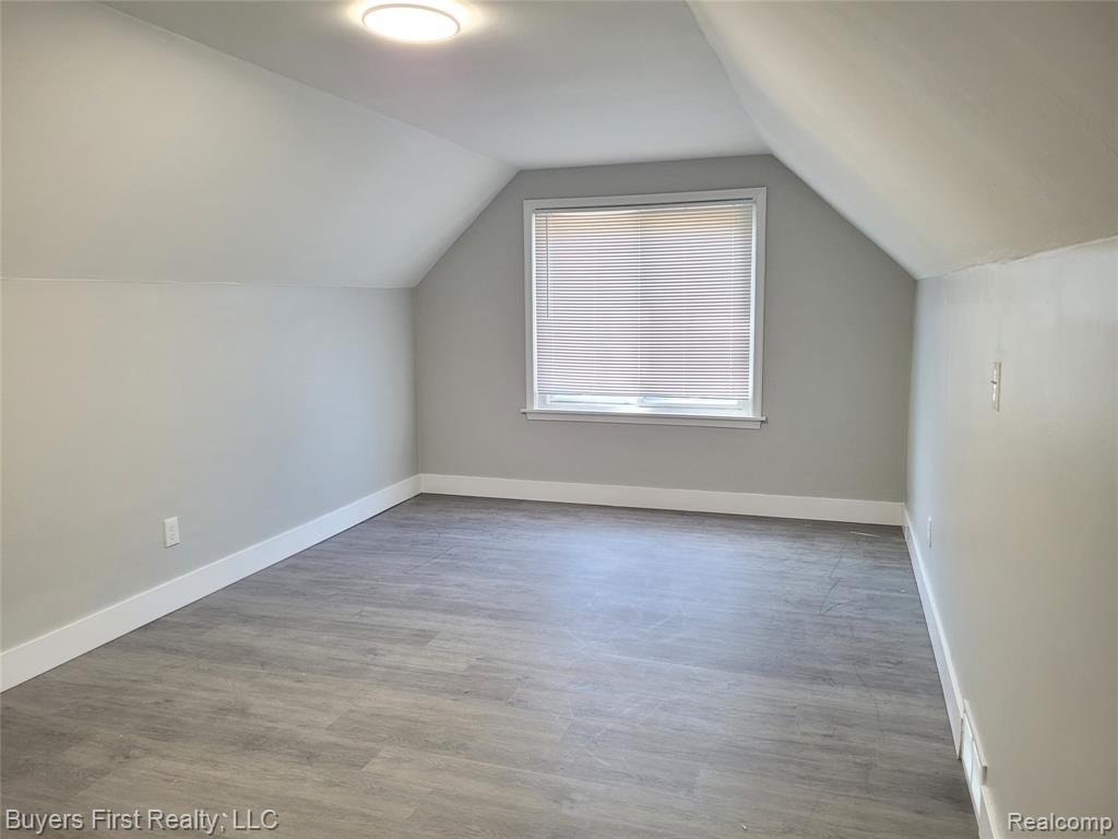 8710 Albany Street, Oak Park, MI 48237 — Photo 15
