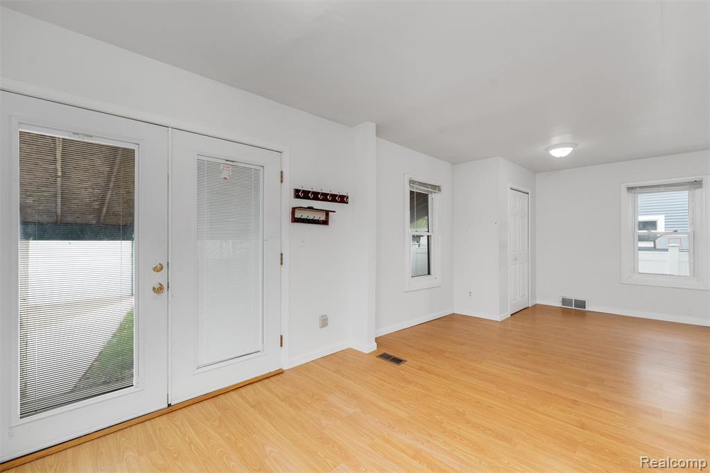 3318 Wakefield Road, Berkley, MI 48072 — Photo 5