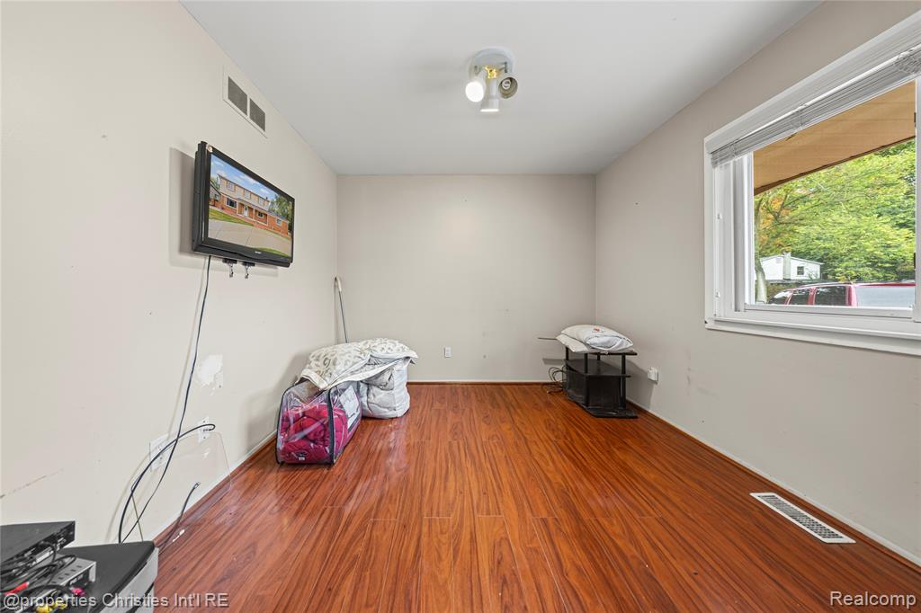 7178 Heather Heath, West Bloomfield, MI — Photo 18