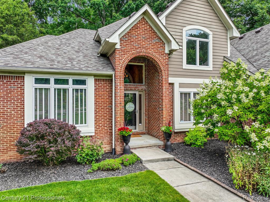 9884 Forest Ridge Drive, Clarkston, MI 48348 — Photo 3