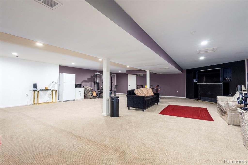 52448 Cedar Mill Drive, Macomb, MI 48042 — Photo 33