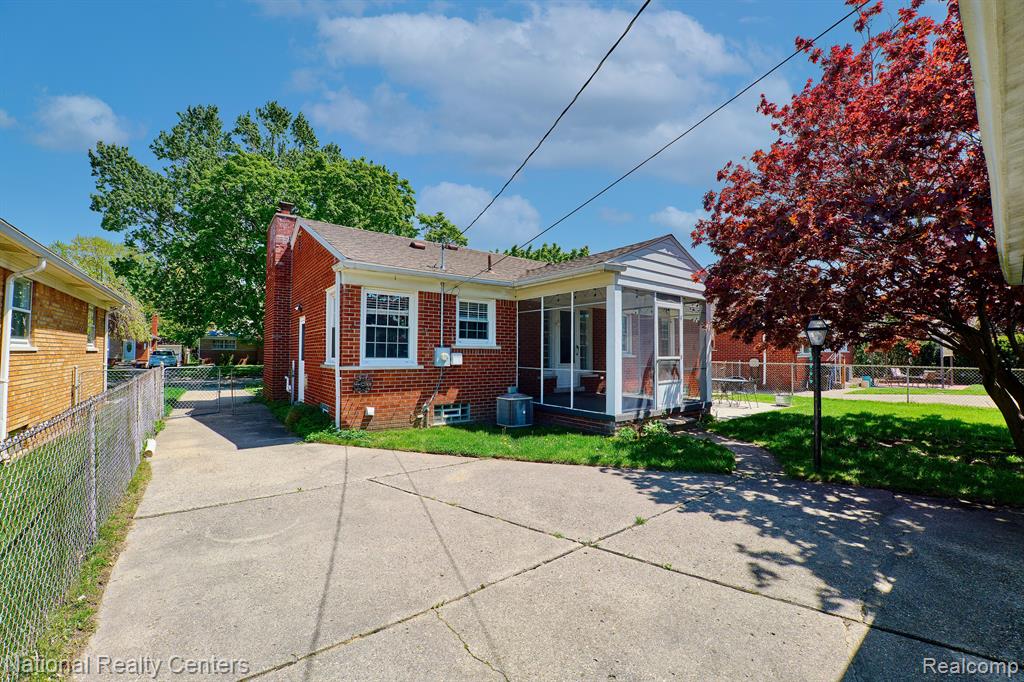 9001 San Jose, Redford, MI 48239 — Photo 18