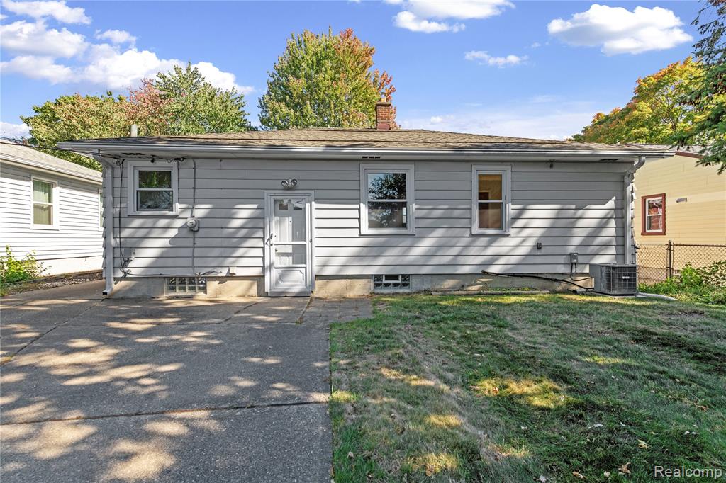 627 Symes Avenue, Royal Oak, MI 48067 — Photo 21