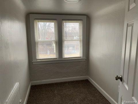 402 E MUIR Avenue, Hazel Park, MI 48030 — Photo 6