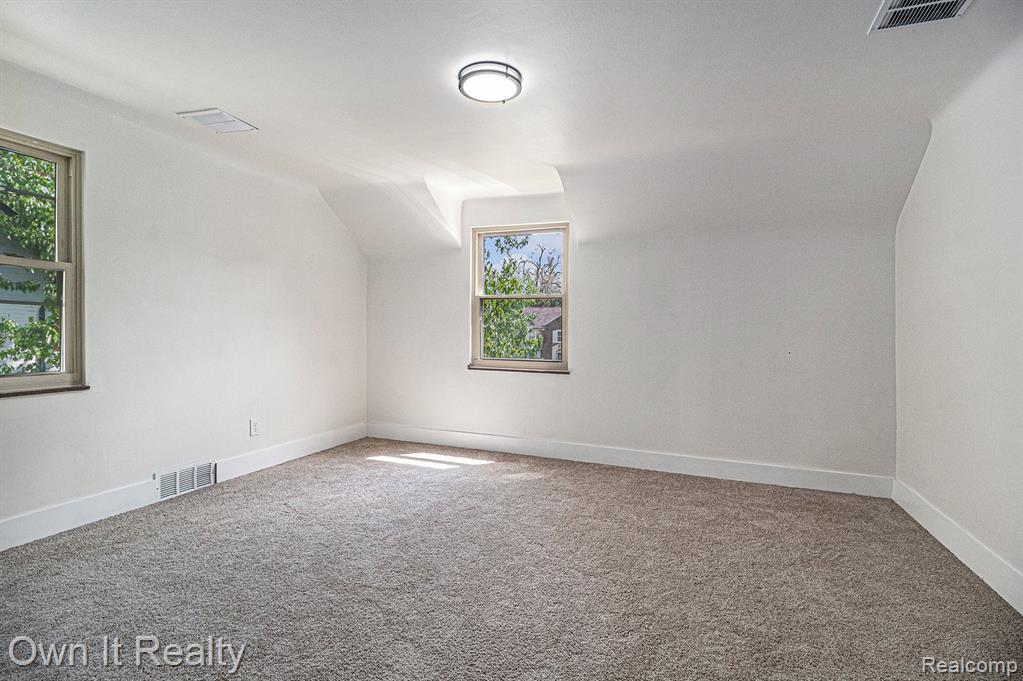 9320 W OUTER Drive, Detroit, MI 48219 — Photo 21
