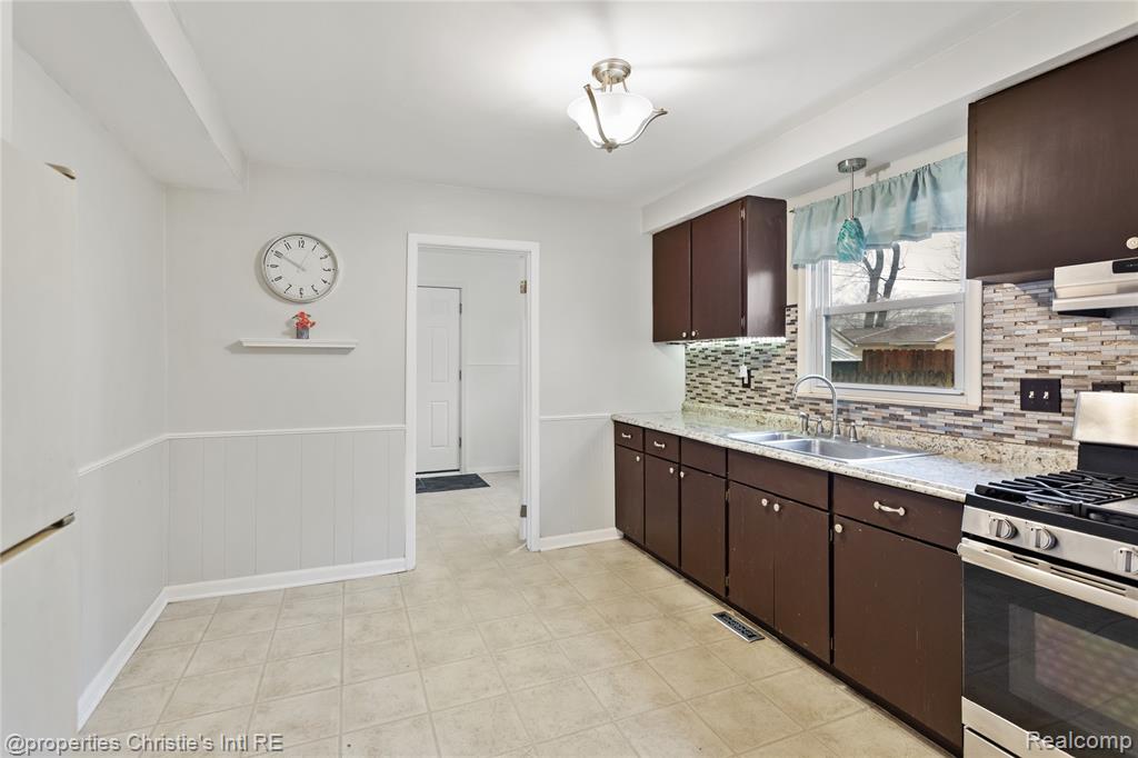 6027 Wilmer Street, Westland, MI — Photo 5