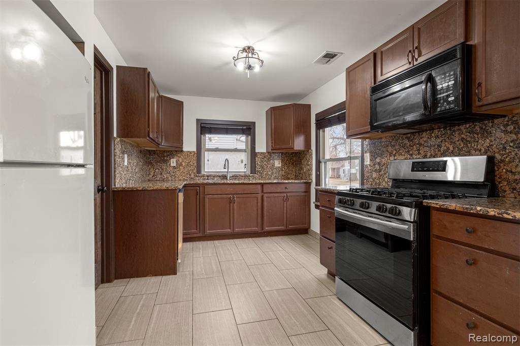 5939 Robindale Avenue, Dearborn Heights, MI 48127 — Photo 8