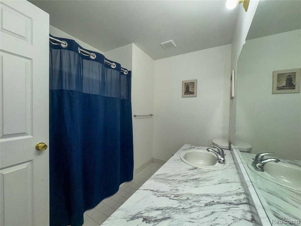7240 Aaronway Drive, West Bloomfield, MI 48324 — Photo 29