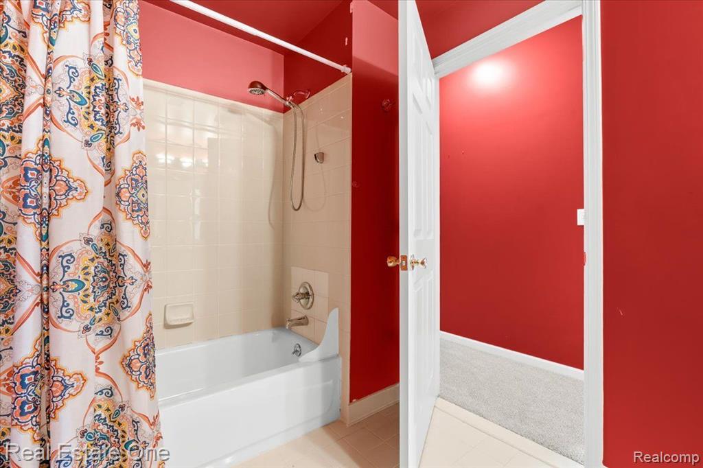 1818 Flagstone Circle, 34, Rochester, MI 48307 — Photo 22