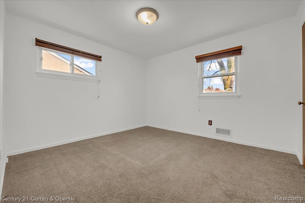 18616 Koester Street, Riverview, MI 48193 — Photo 9