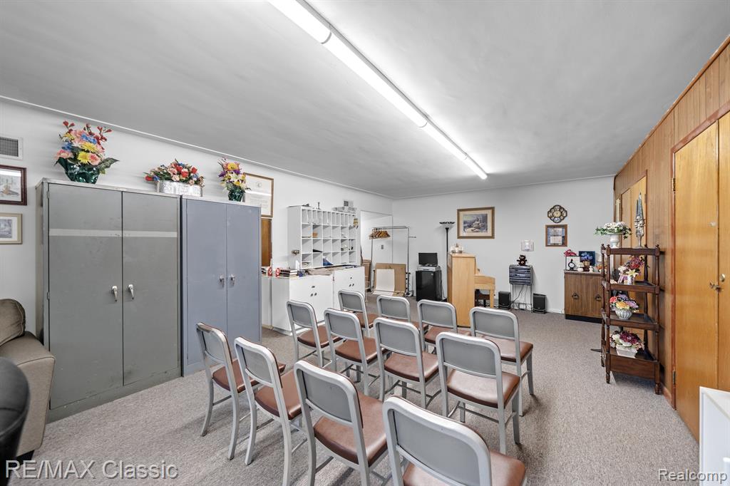 26701 JOY Road, Dearborn Heights, MI 48127 — Photo 17
