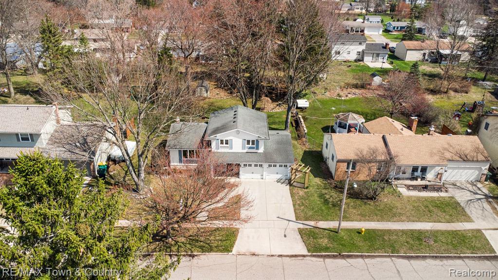 527 Spring Lane, Flushing, MI 48433 — Photo 33