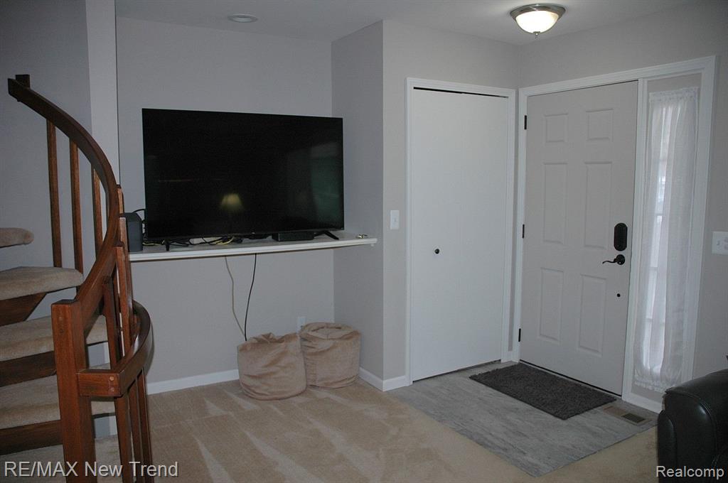 9528 FENHILL Drive, Grand Blanc, MI 48439 — Photo 21