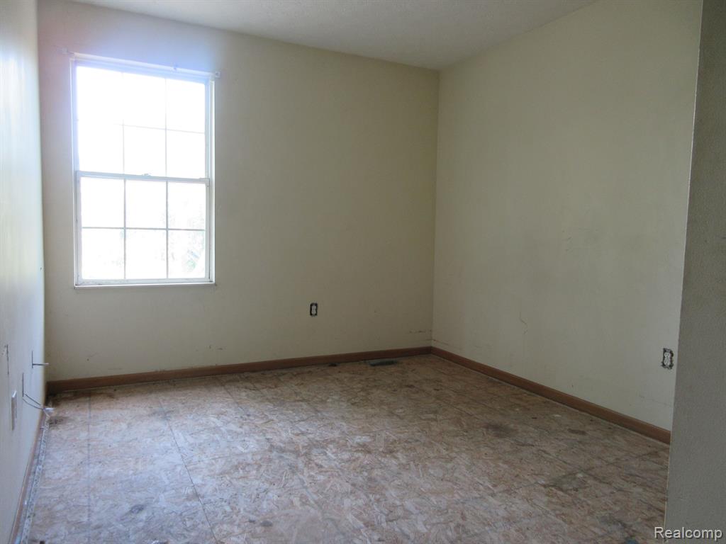 4010 HARDING Street, Detroit, MI 48214 — Photo 11
