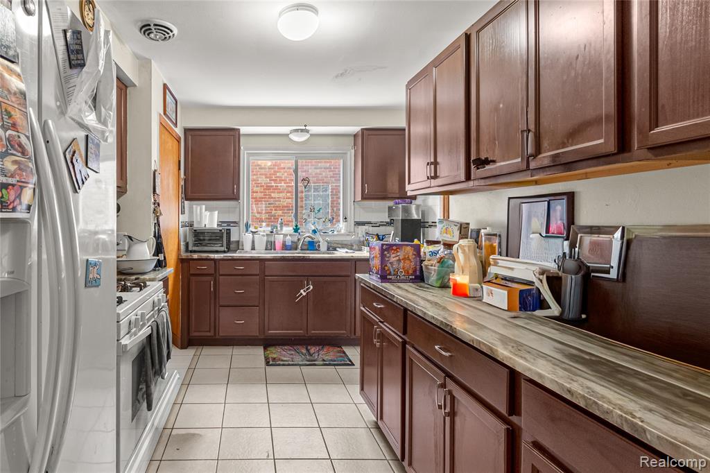 8174 Helen, Center Line, MI 48015 — Photo 8