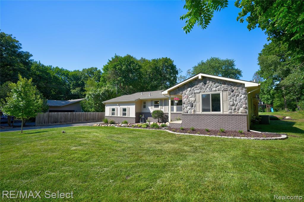 2456 N Tipsico Lake Road, Hartland, MI 48353 — Photo 55