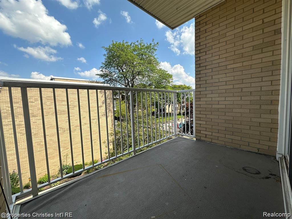 4917 Crooks Road, Royal Oak, MI, 48073