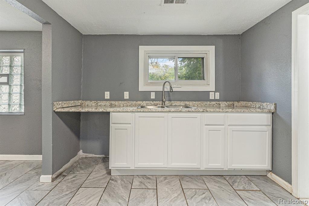 11472 Cadillac Avenue, Warren, MI 48089 — Photo 11
