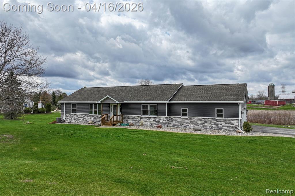 12420 Kipp Road, Goodrich Vlg, MI — Photo 2