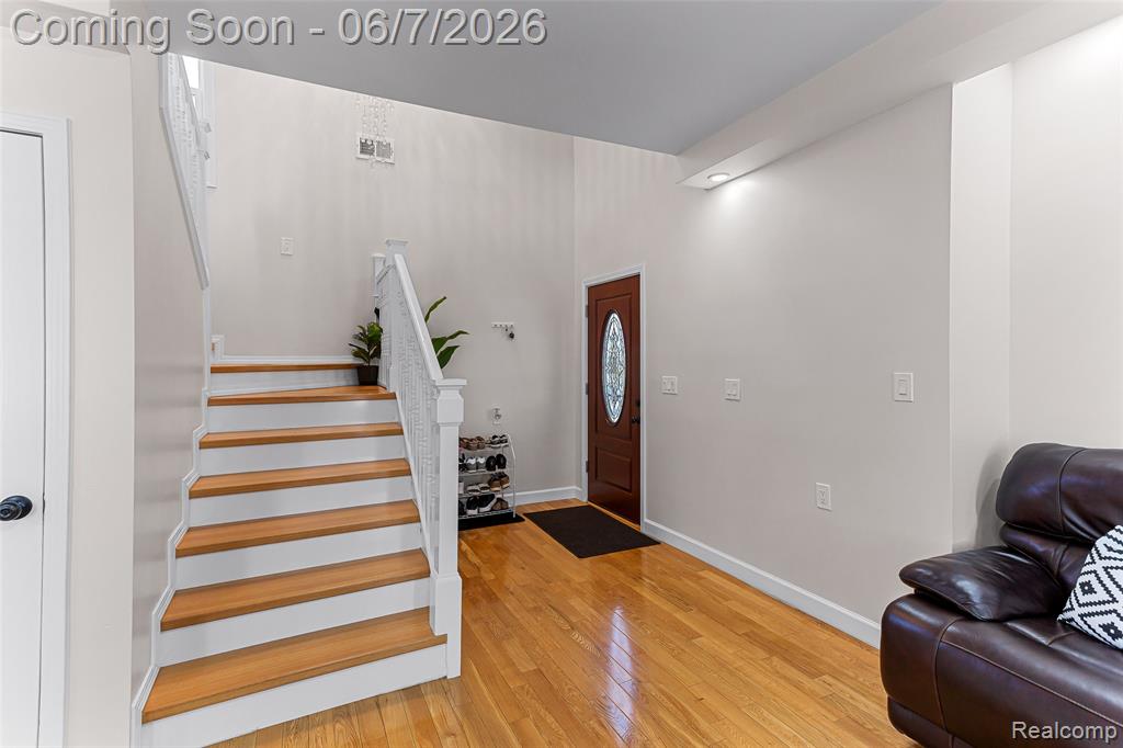 4686 Pacific Street N - Photo 5