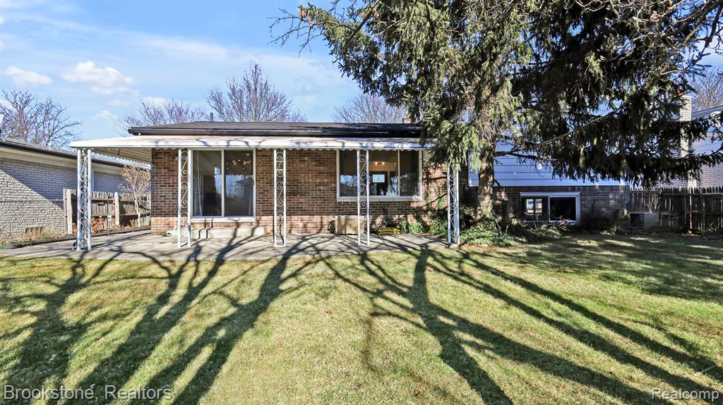 4990 SURREY Drive, Sterling Heights, MI 48310 — Photo 23