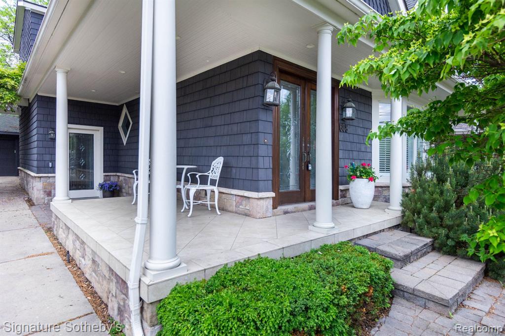 608 Purdy Street - Photo 2