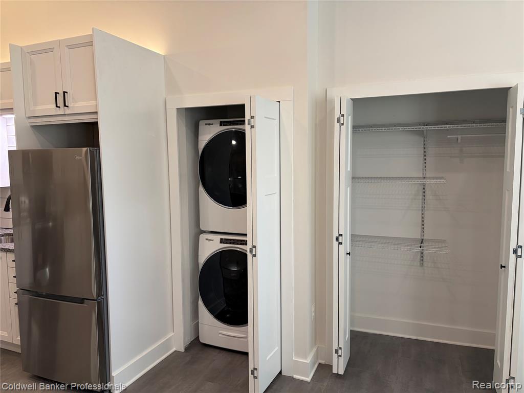 785 FOREST C#8 Street, Wyandotte, MI 48192 — Photo 32