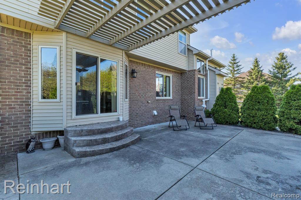 25340 VILLAGEWOOD, South Lyon, MI 48178 — Photo 40