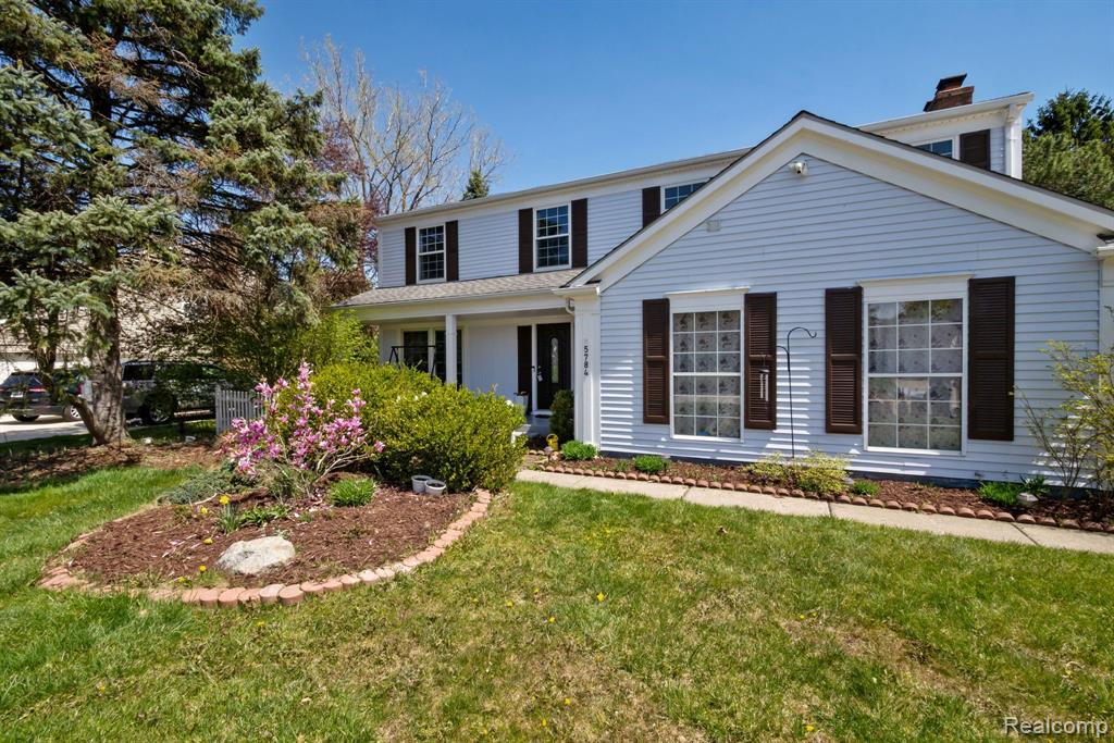 5784 FAIRCASTLE Drive, Troy, MI 48098 — Photo 2