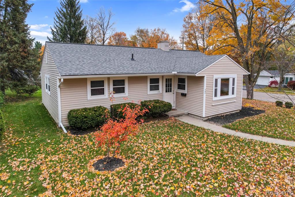704 W Brooks Street, Howell, MI 48843 — Photo 9