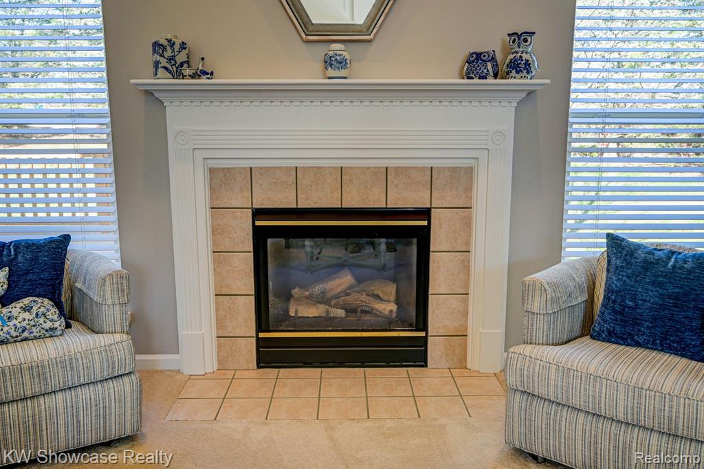 1074 ANDOVER Circle, Commerce Twp, MI 48390 — Photo 10