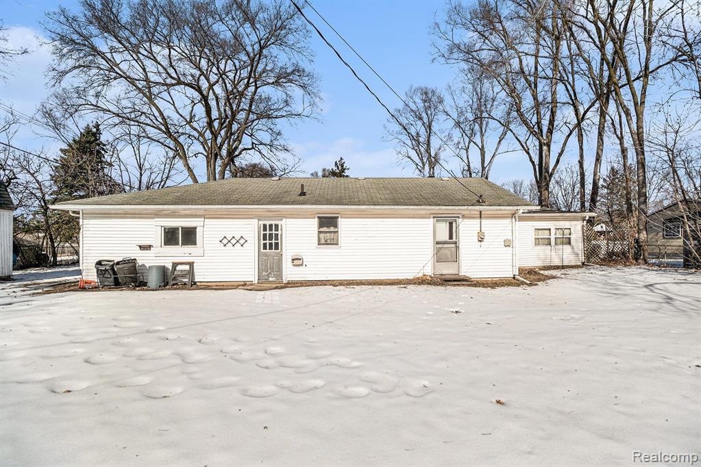 5865 ELDRIDGE Drive, Waterford, MI 48327 — Photo 14