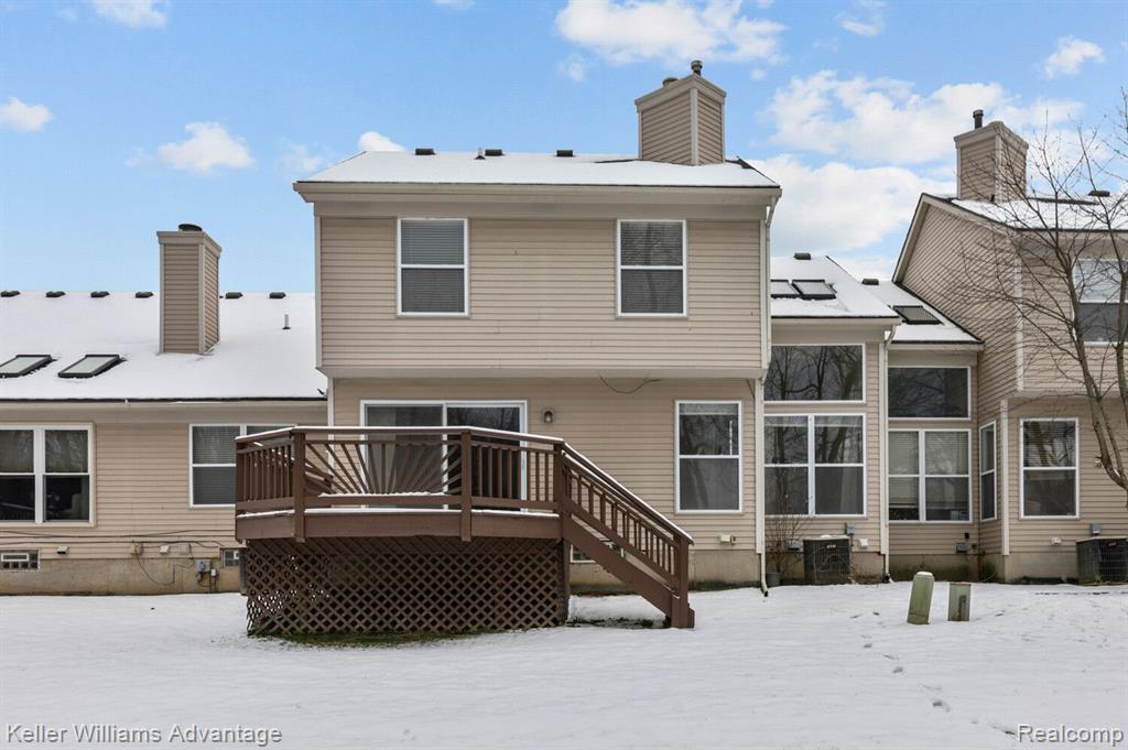 2527 PINE Drive, Wixom, MI 48393 — Photo 33