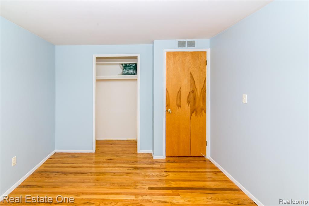 6845 Tamerlane Drive, West Bloomfield, MI — Photo 30