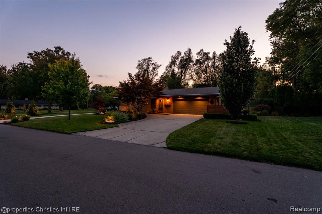 19418 Warwick Street, Beverly Hills, MI 48025 — Photo 70