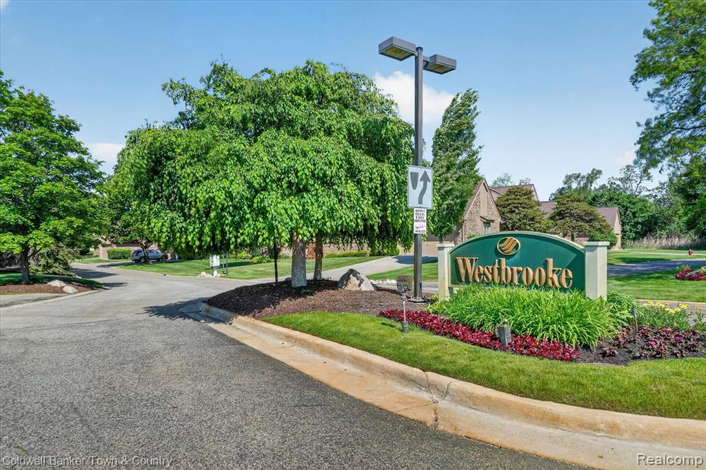 6172 Westbrooke Drive, West Bloomfield, MI — Photo 4