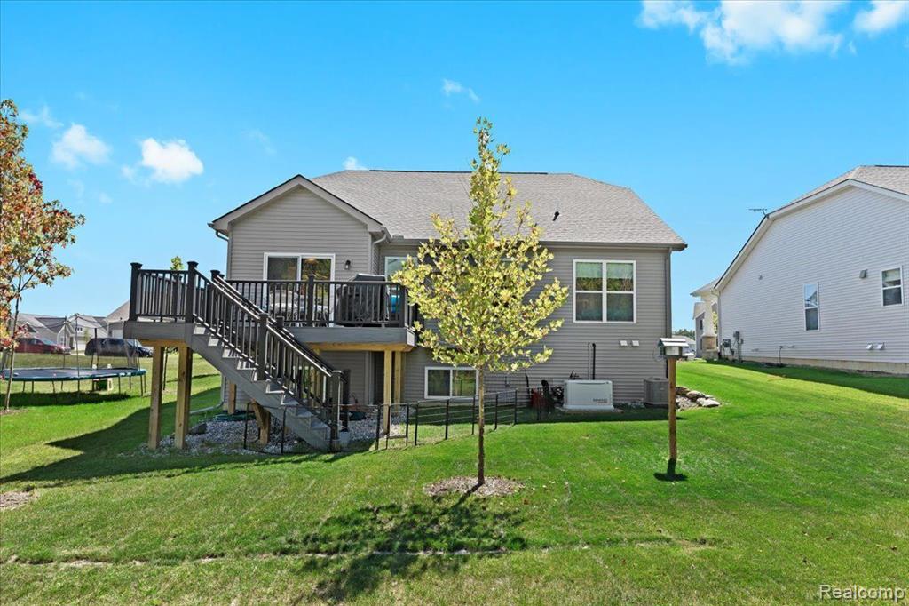 8045 CARSTON Lane, Brighton, MI 48116 — Photo 23
